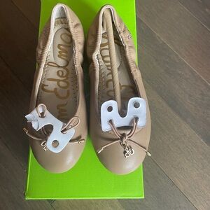 Sam Edelman Tan Flats with Whimsical Design